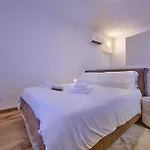 Blue Heaven Apartment *