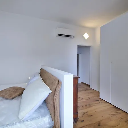 Apartment Blue Heaven