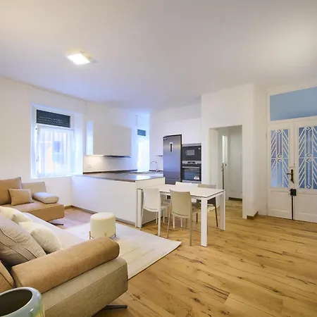 Blue Heaven Apartment *